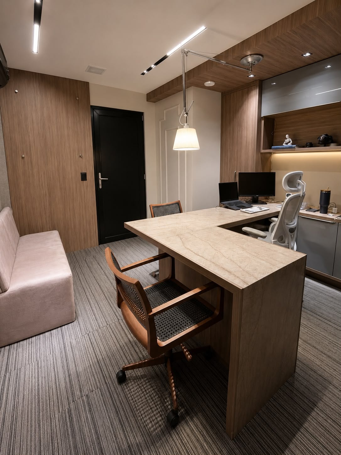 Sala com mesa de pedra